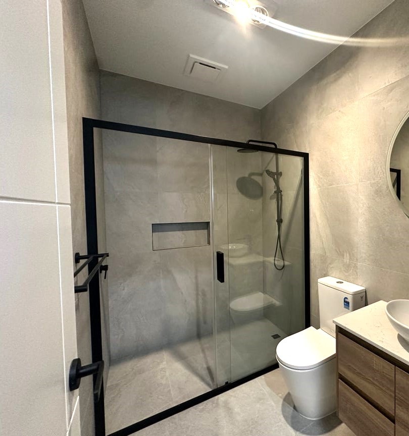 Avanti Single Sliding Shower Screen